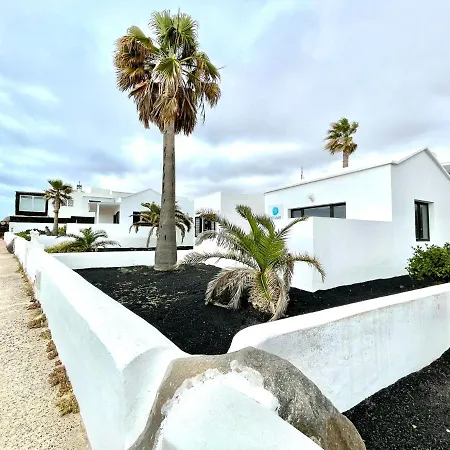 Apartmán Bungalow Freewifi, Facing The Ocean, Nearby Beach,
