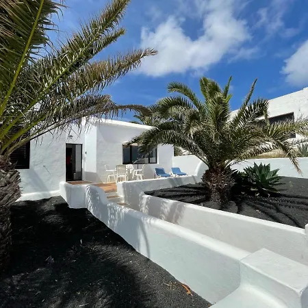 Bungalow Freewifi, Facing The Ocean, Nearby Beach, Apartment *