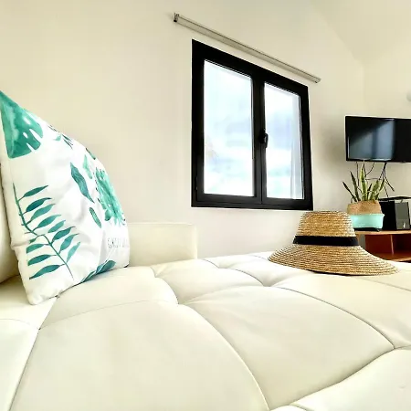 Bungalow Freewifi, Facing The Ocean, Nearby Beach, Apartment
