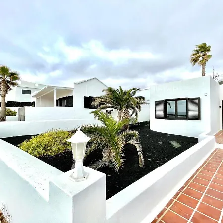 Bungalow Freewifi, Facing The Ocean, Nearby Beach, Apartment